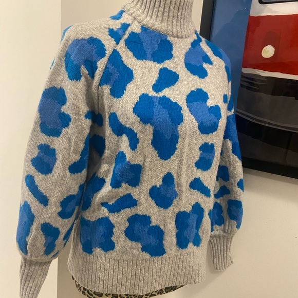 SOLD! H&M high neck animal print sweater with balloon sleeves - Picture 8 of 9
